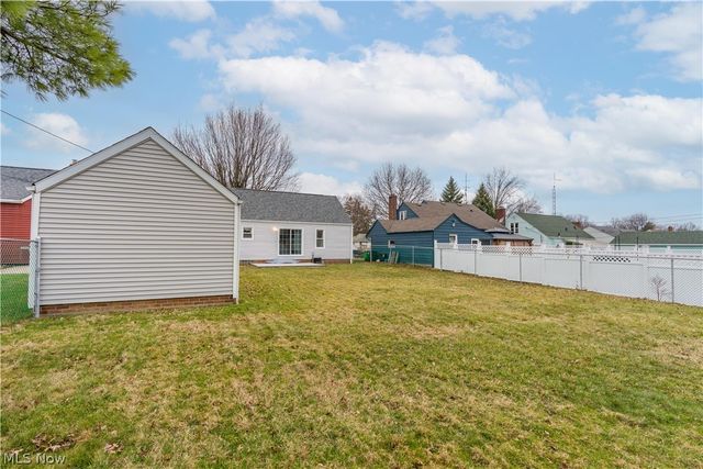 2464 S Freedom Avenue, Alliance, OH 44601