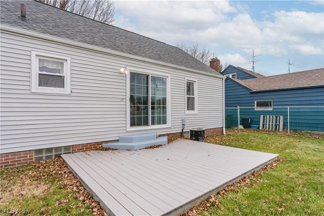 2464 S Freedom Avenue, Alliance, OH 44601