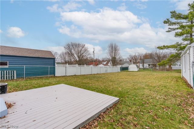 2464 S Freedom Avenue, Alliance, OH 44601