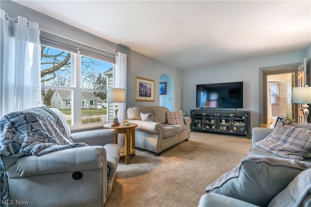 2464 S Freedom Avenue, Alliance, OH 44601