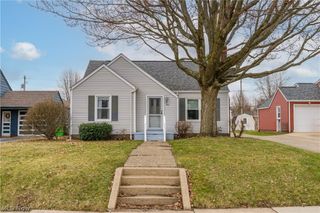 2464 S Freedom Avenue, Alliance, OH 44601