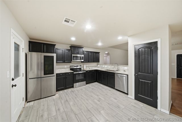 23090 S Jewell Drive, Claremore, OK 74019