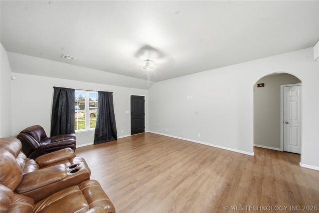 23090 S Jewell Drive, Claremore, OK 74019