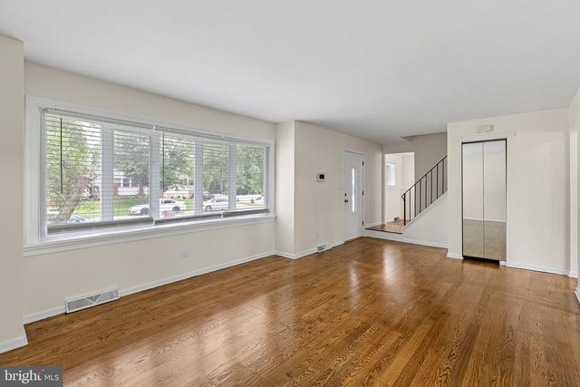 2 SKELTON DR, New Castle, DE 19720