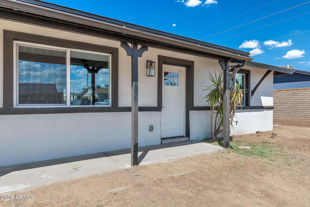 7106 W WILSHIRE Drive, Phoenix, AZ 85035 — photo 5