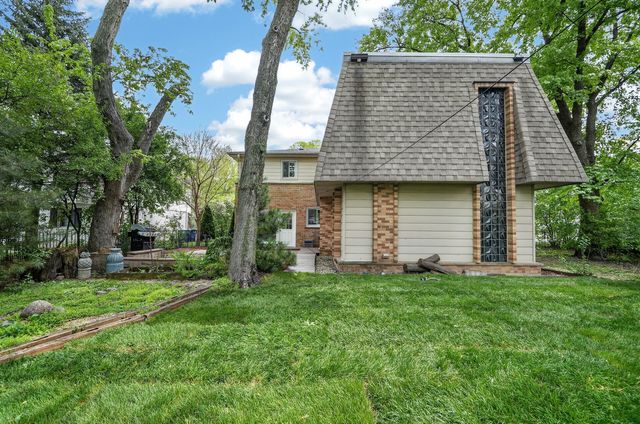 208 Pine Street, Deerfield, IL 60015
