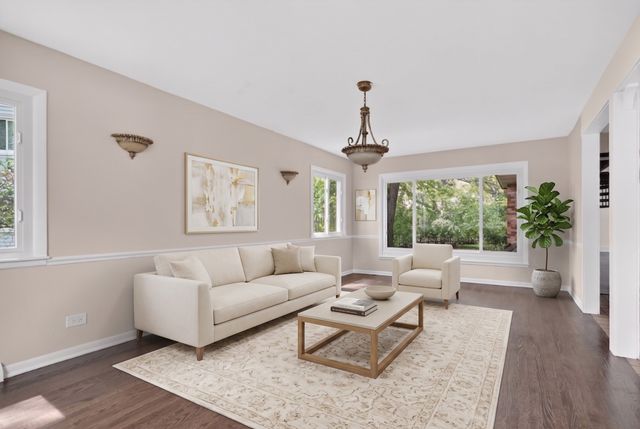 208 Pine Street, Deerfield, IL 60015