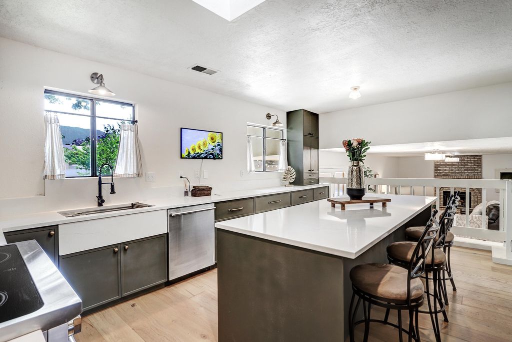 7416 DON TOMAS Lane NE, Albuquerque, NM 87109