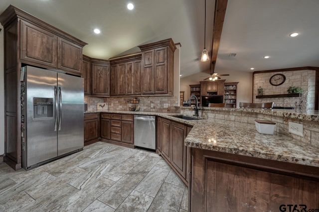 13109 W FM 16, Lindale, TX 75771