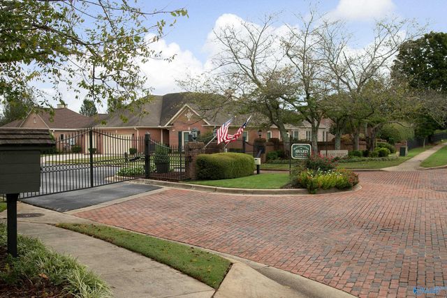100 Paddington Green, Huntsville, AL 35824