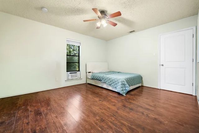 8085 Jackson Road, Krum, TX 76249