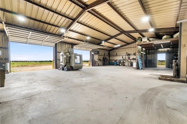 8085 Jackson Road, Krum, TX 76249