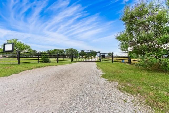 8085 Jackson Road, Krum, TX 76249