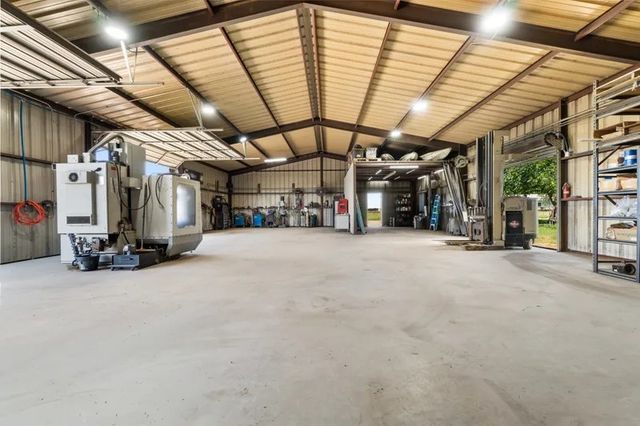 8085 Jackson Road, Krum, TX 76249