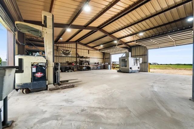 8085 Jackson Road, Krum, TX 76249