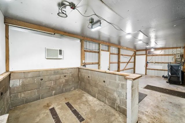 8085 Jackson Road, Krum, TX 76249