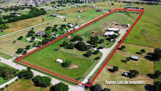 8085 Jackson Road, Krum, TX 76249