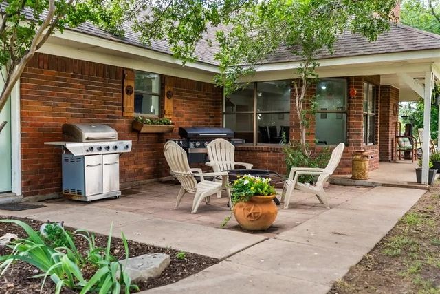 8085 Jackson Road, Krum, TX 76249