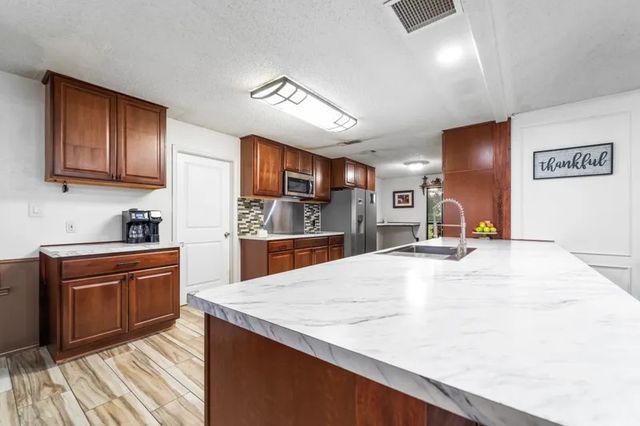 8085 Jackson Road, Krum, TX 76249