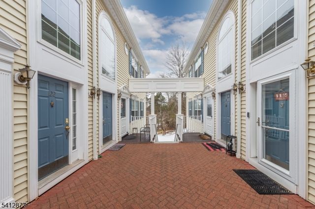 110 Arbor Way, Branchburg Twp., NJ 08876