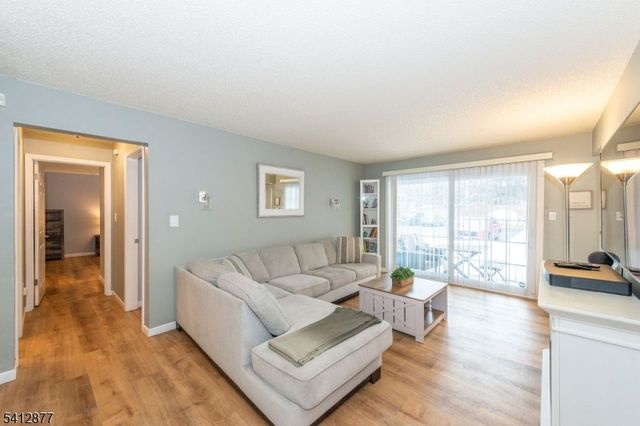 110 Arbor Way, Branchburg Twp., NJ 08876