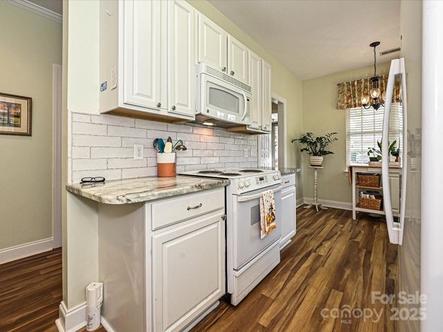 407 Ridgely Green Drive, Pineville, NC 28134