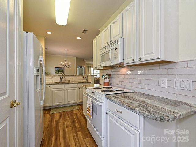 407 Ridgely Green Drive, Pineville, NC 28134