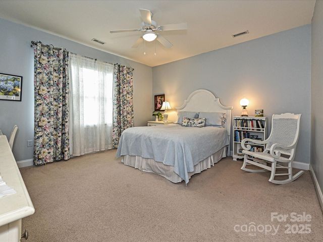 407 Ridgely Green Drive, Pineville, NC 28134