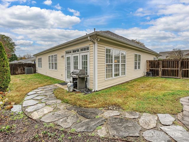 407 Ridgely Green Drive, Pineville, NC 28134