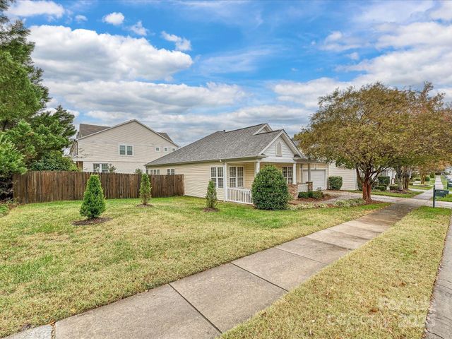 407 Ridgely Green Drive, Pineville, NC 28134