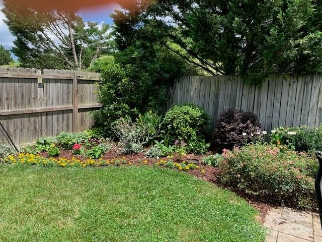 407 Ridgely Green Drive, Pineville, NC 28134