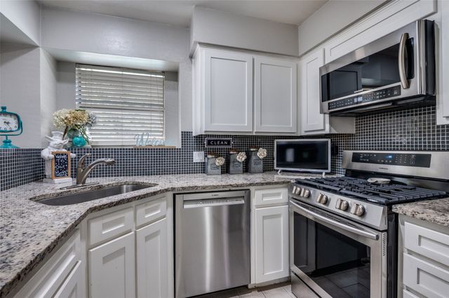 5009 Fairmount Drive, Arlington, TX 76017