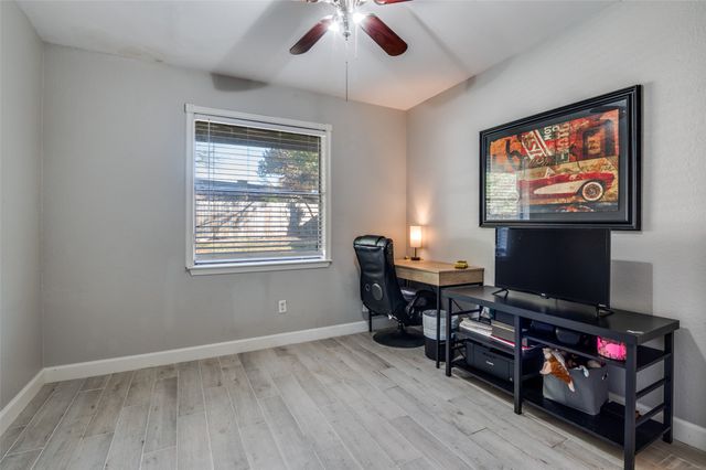 5009 Fairmount Drive, Arlington, TX 76017