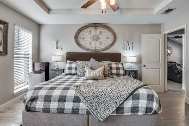 5009 Fairmount Drive, Arlington, TX 76017