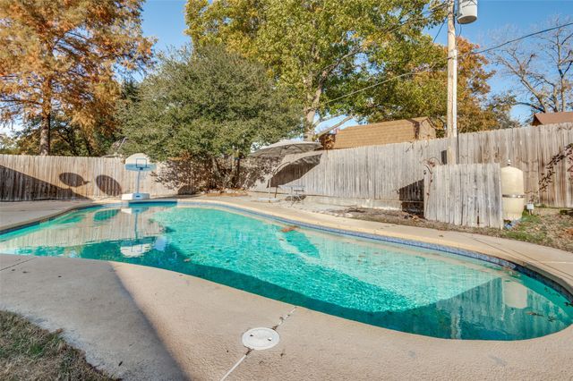 5009 Fairmount Drive, Arlington, TX 76017