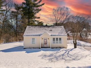 11 Joyce St, Chelmsford, MA 01824