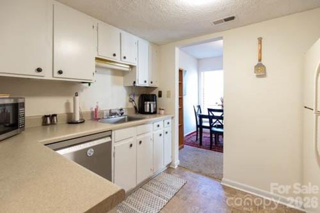 1050 21st Avenue Avenue NW 90, Hickory, NC 28604