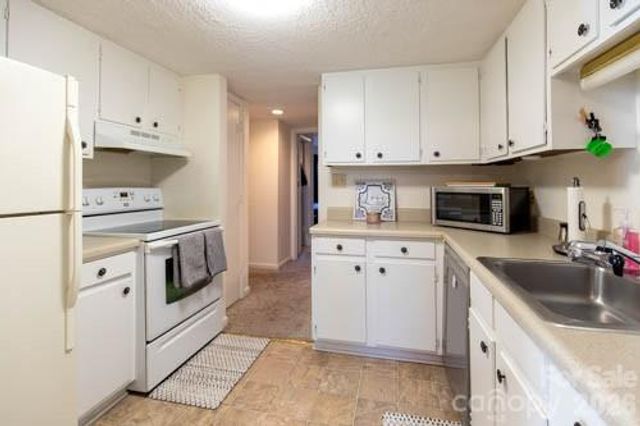 1050 21st Avenue Avenue NW 90, Hickory, NC 28604