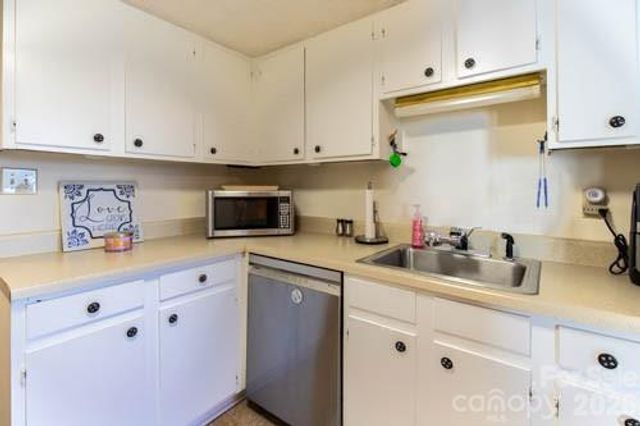 1050 21st Avenue Avenue NW 90, Hickory, NC 28604
