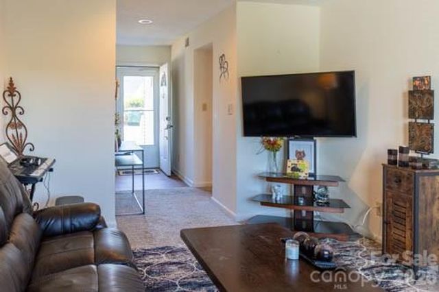 1050 21st Avenue Avenue NW 90, Hickory, NC 28604