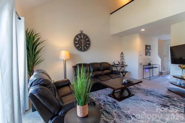 1050 21st Avenue Avenue NW 90, Hickory, NC 28604