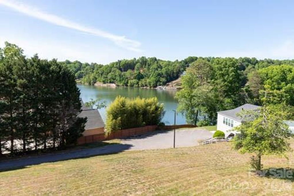 1050 21st Avenue Avenue NW 90, Hickory, NC 28604