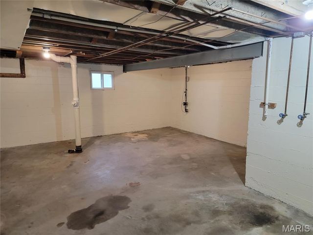 225 S Barat Avenue, Ferguson, MO 63135