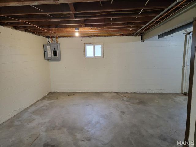 225 S Barat Avenue, Ferguson, MO 63135