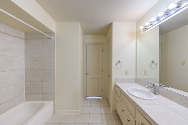 1502 Ashbury Park Lane, Houston, TX 77077