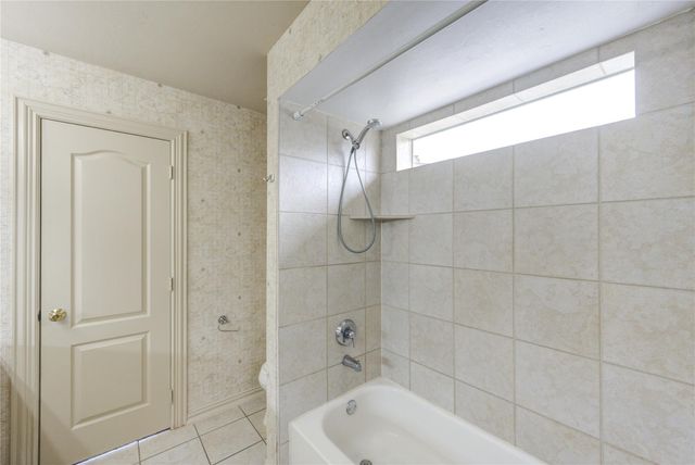 1502 Ashbury Park Lane, Houston, TX 77077