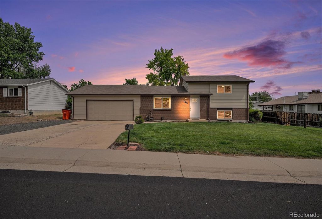 6413 W 76th Avenue, Arvada, CO 80003