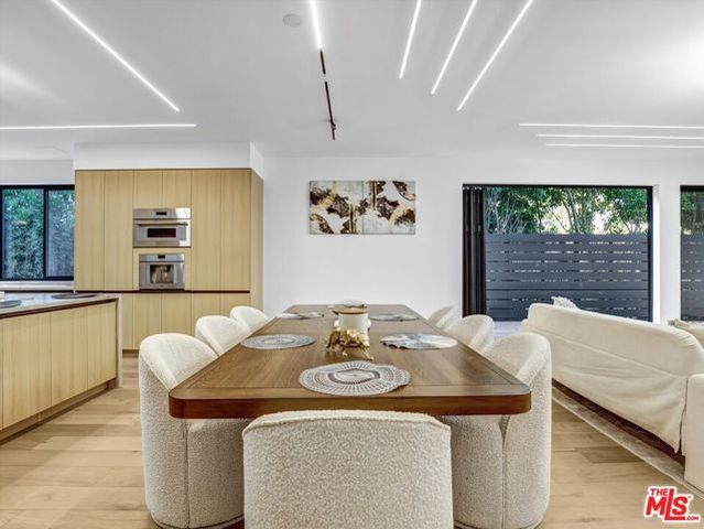 3943 Wade Street, Los Angeles, CA 90066