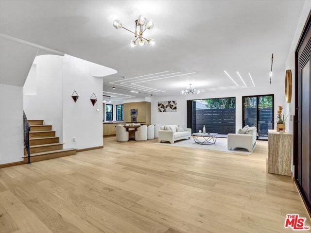 3943 Wade Street, Los Angeles, CA 90066
