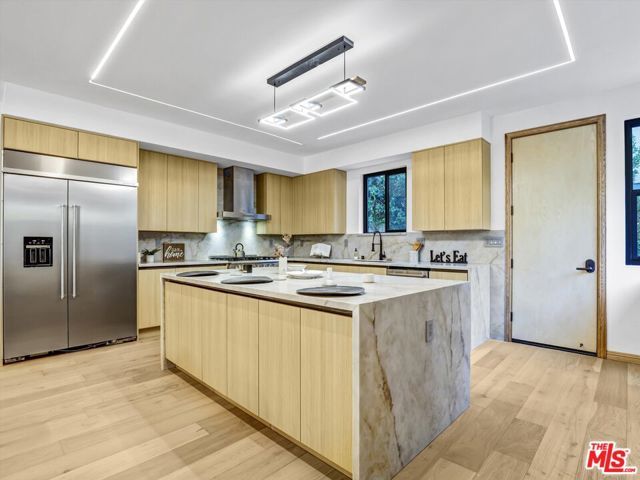 3943 Wade Street, Los Angeles, CA 90066
